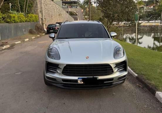 PORSCHE-MACAN-2021
