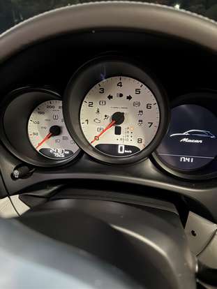 PORSCHE-MACAN-2021