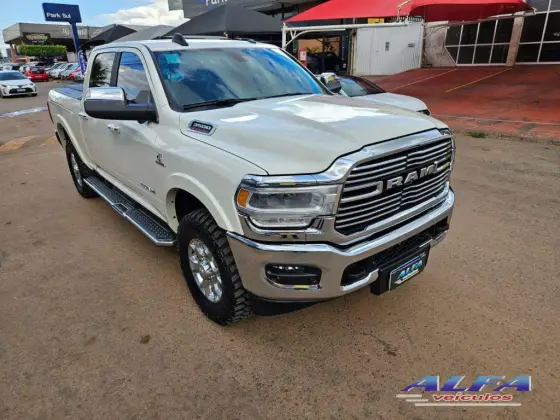 RAM 3500 6.7 I6 TURBO DIESEL LARAMIE CD 4X4 AUTOMÁTICO RAM 3500 6.7 I6 TURBO DIESEL LARAMIE CD 4X4 AUTOMÁTICO