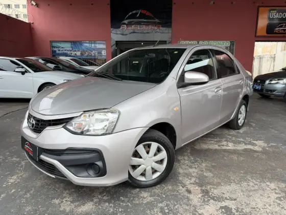 TOYOTA ETIOS 1.5 XS 16V FLEX 4P AUTOMÁTICO TOYOTA ETIOS 1.5 XS 16V FLEX 4P AUTOMÁTICO