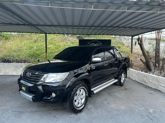 TOYOTA HILUX 2.7 SR 4X2 CD 16V FLEX 4P AUTOMÁTICO TOYOTA HILUX 2.7 SR 4X2 CD 16V FLEX 4P AUTOMÁTICO