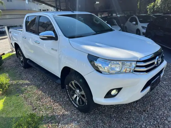 TOYOTA-HILUX-2016