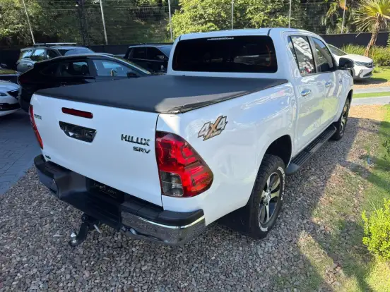 TOYOTA-HILUX-2016