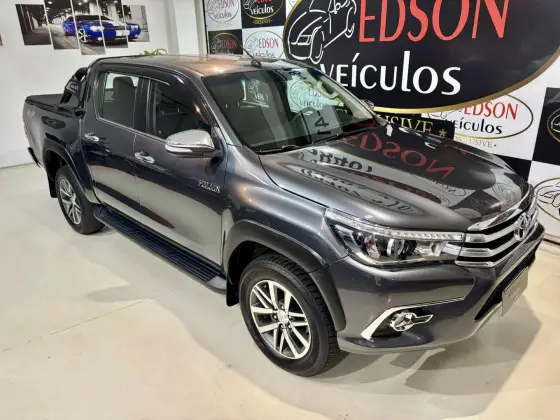TOYOTA HILUX 2.8 SRX 4X4 CD 16V DIESEL 4P AUTOMÁTICO