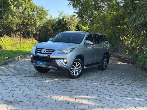 TOYOTA HILUX 2017 2.7 SR 4X2 CD 16V FLEX 4P AUTOMATIC
