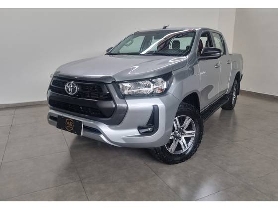 TOYOTA HILUX 2.8 D-4D TURBO DIESEL CD SR 4X4 AUTOMÁTICO