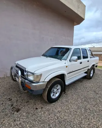 TOYOTA HILUX 3.0 SRV 4X2 CD 8V DIESEL 4P MANUAL