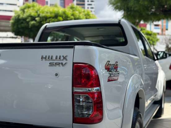 TOYOTA-HILUX-2013