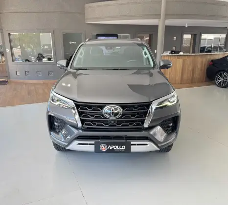 /en/city/cate-car-used-car/toyota-hilux-sw4-2022-2-8-d-4d-turbo-diesel-srx-7l-4x4-automatic-48490293610218496/-2