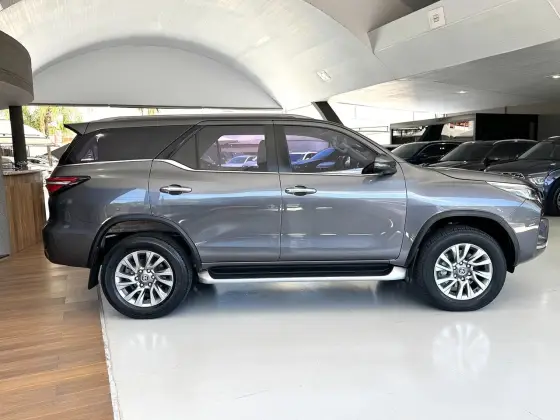 /en/city/cate-car-used-car/toyota-hilux-sw4-2022-2-8-d-4d-turbo-diesel-srx-7l-4x4-automatic-48490293610218496/-8