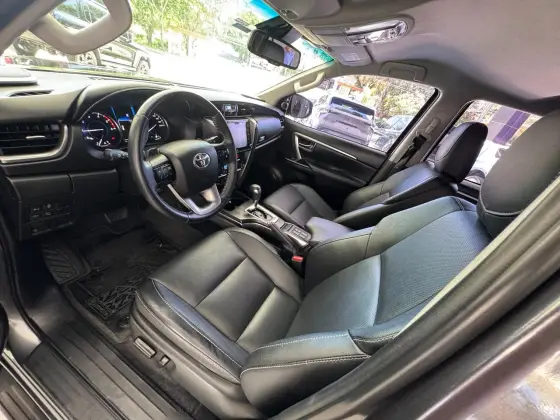 /en/city/cate-car-used-car/toyota-hilux-sw4-2022-2-8-d-4d-turbo-diesel-srx-7l-4x4-automatic-48490293610218496/-10