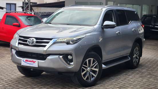 TOYOTA-HILUX SW4-2019