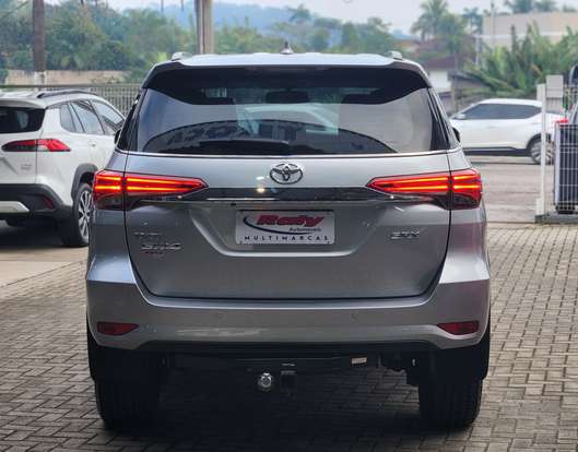 TOYOTA-HILUX SW4-2.8 SRX 4X4 16V TURBO INTERCOOLER DIESEL 4P AUTOMÁTICO TOYOTA-HILUX SW4-2019