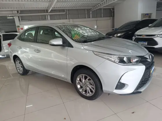 TOYOTA YARIS 1.5 16V FLEX SEDAN XS CONNECT MULTIDRIVE TOYOTA YARIS 1.5 16V FLEX SEDAN XS CONNECT MULTIDRIVE