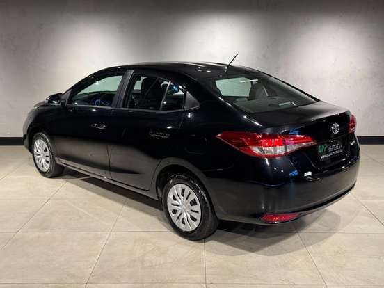TOYOTA-YARIS-2024