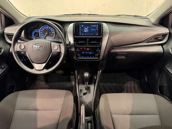 TOYOTA-YARIS-2024