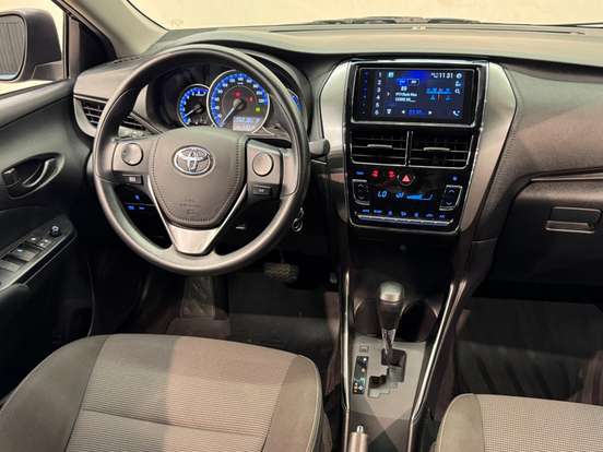 TOYOTA-YARIS-2024