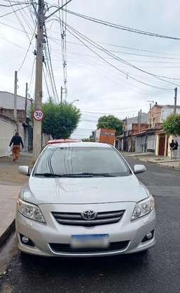TOYOTA-COROLLA-2010