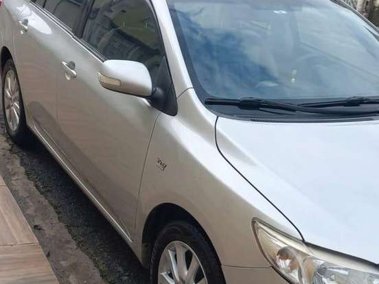 TOYOTA-COROLLA-1.8 SE-G 16V FLEX 4P AUTOMÁTICO TOYOTA-COROLLA-2010