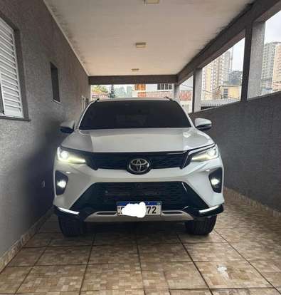 TOYOTA-HILUX SW4-2025