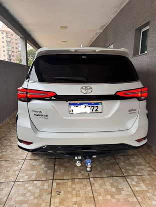 TOYOTA-HILUX SW4-2025