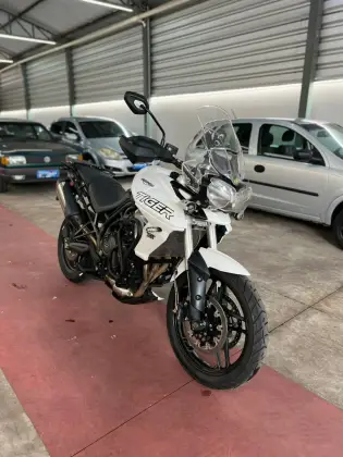 TRIUMPH TIGER 800 XRT TRIUMPH TIGER 800 XRT