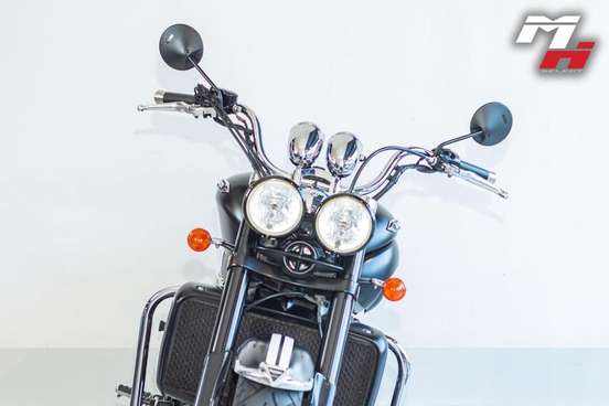 TRIUMPH-ROCKET III ROADSTER-2013