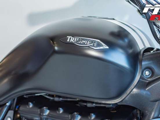 TRIUMPH-ROCKET III ROADSTER TRIUMPH-ROCKET III ROADSTER-2013