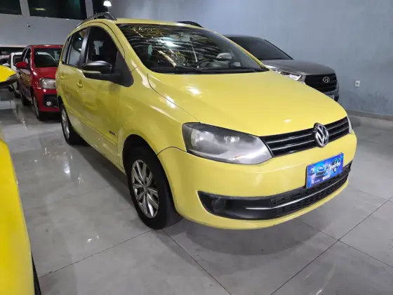 VOLKSWAGEN FOX 1.6 MI SELEÇÃO 8V FLEX 4P MANUAL VOLKSWAGEN FOX 1.6 MI SELEÇÃO 8V FLEX 4P MANUAL