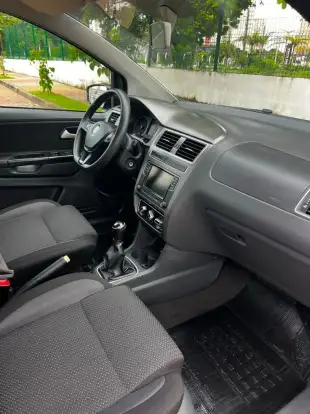 VOLKSWAGEN-FOX-2019