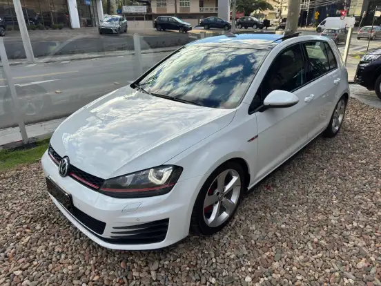 VOLKSWAGEN-GOLF-2.0 TSI GTI 16V TURBO GASOLINA 4P AUTOMÁTICO VOLKSWAGEN-GOLF-2013