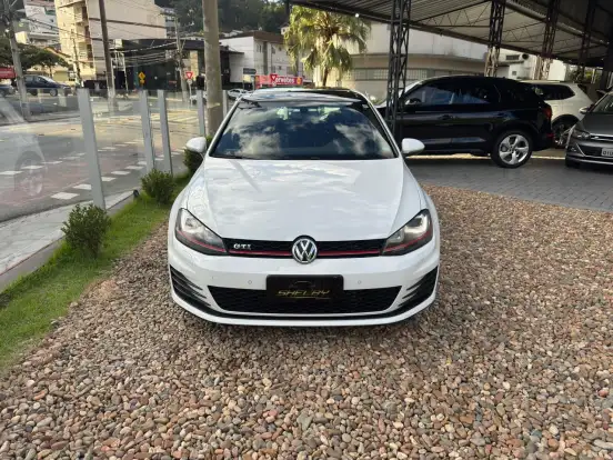 VOLKSWAGEN-GOLF-2013
