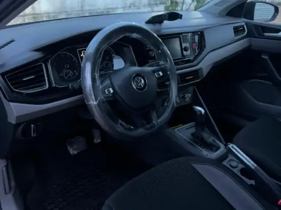 VOLKSWAGEN-POLO-1.0 200 TSI COMFORTLINE AUTOMÁTICO VOLKSWAGEN-POLO-2021