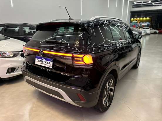 VOLKSWAGEN-T-CROSS-1.4 250 TSI TOTAL FLEX HIGHLINE AUTOMÁTICO VOLKSWAGEN-T-CROSS-2024
