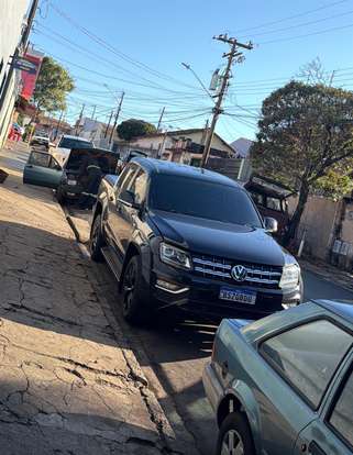 VOLKSWAGEN-AMAROK-2017