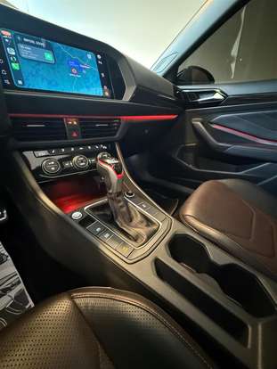 VOLKSWAGEN-JETTA-2023