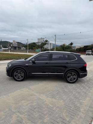 VOLKSWAGEN-TIGUAN-2019