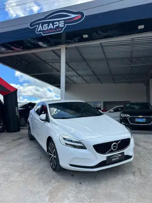VOLVO V40 2.0 T4 MOMENTUM GASOLINA 4P AUTOMÁTICO VOLVO V40 2.0 T4 MOMENTUM GASOLINA 4P AUTOMÁTICO
