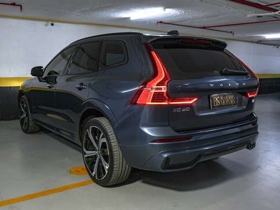 VOLVO-XC60-2023