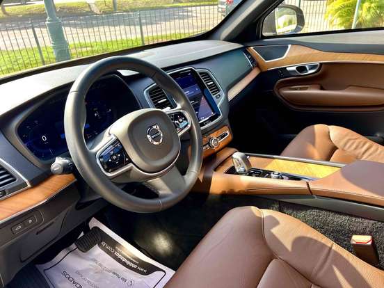 VOLVO-XC90-2023