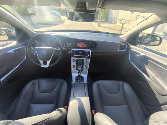 VOLVO-S60-2.0 T4 MOMENTUM GASOLINA 4P AUTOMÁTICO VOLVO-S60-2017