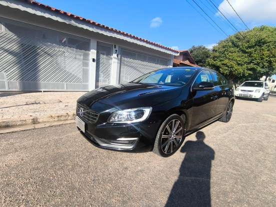 VOLVO-S60-2.0 T4 MOMENTUM GASOLINA 4P AUTOMÁTICO VOLVO-S60-2017