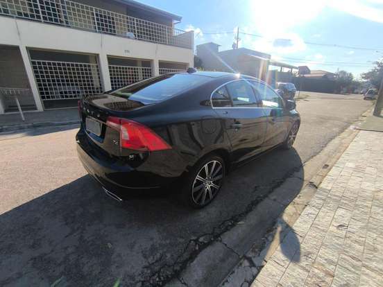 VOLVO-S60-2.0 T4 MOMENTUM GASOLINA 4P AUTOMÁTICO VOLVO-S60-2017