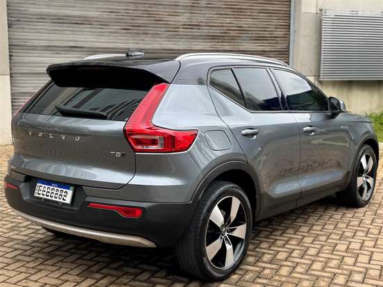 VOLVO-XC40-2.0 T5 GASOLINA MOMENTUM AWD GEARTRONIC VOLVO-XC40-2019