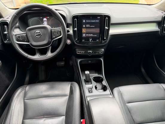 VOLVO-XC40-2.0 T5 GASOLINA MOMENTUM AWD GEARTRONIC VOLVO-XC40-2019