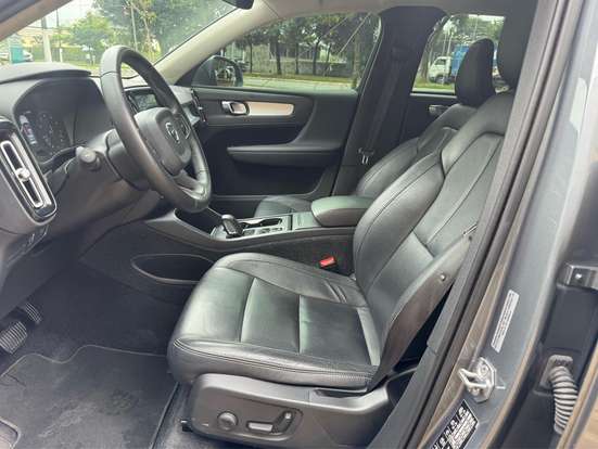VOLVO-XC40-2.0 T5 GASOLINA MOMENTUM AWD GEARTRONIC VOLVO-XC40-2019