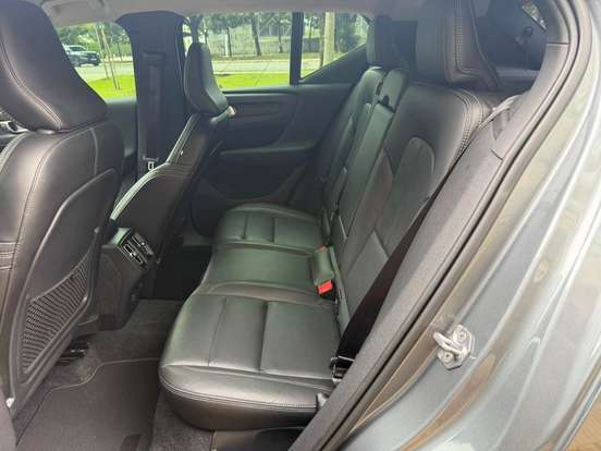 VOLVO-XC40-2.0 T5 GASOLINA MOMENTUM AWD GEARTRONIC VOLVO-XC40-2019