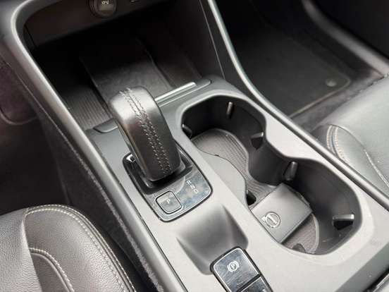 VOLVO-XC40-2.0 T5 GASOLINA MOMENTUM AWD GEARTRONIC VOLVO-XC40-2019