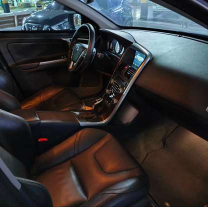 VOLVO-XC60-2016
