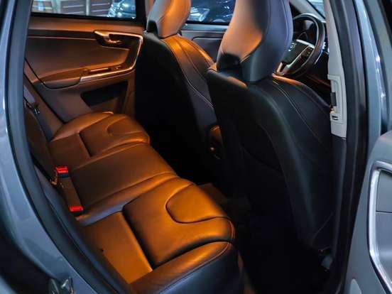 VOLVO-XC60-2.0 T5 MOMENTUM GASOLINA 4P AUTOMÁTICO VOLVO-XC60-2016